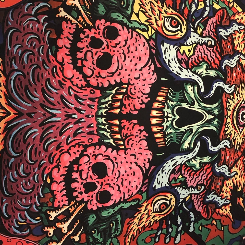 Tapestry, Size medium kinda large will cover a bedroom wall.